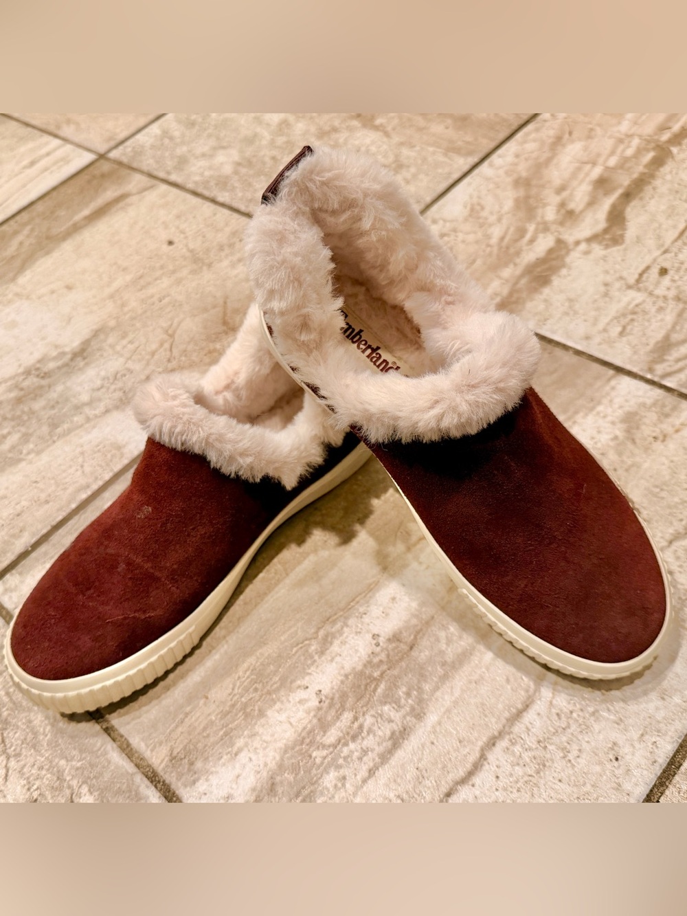 Timberland Women's Chestnut Suede Slip-On Slippers with Cream Fur Trim - Picture 4 of 11